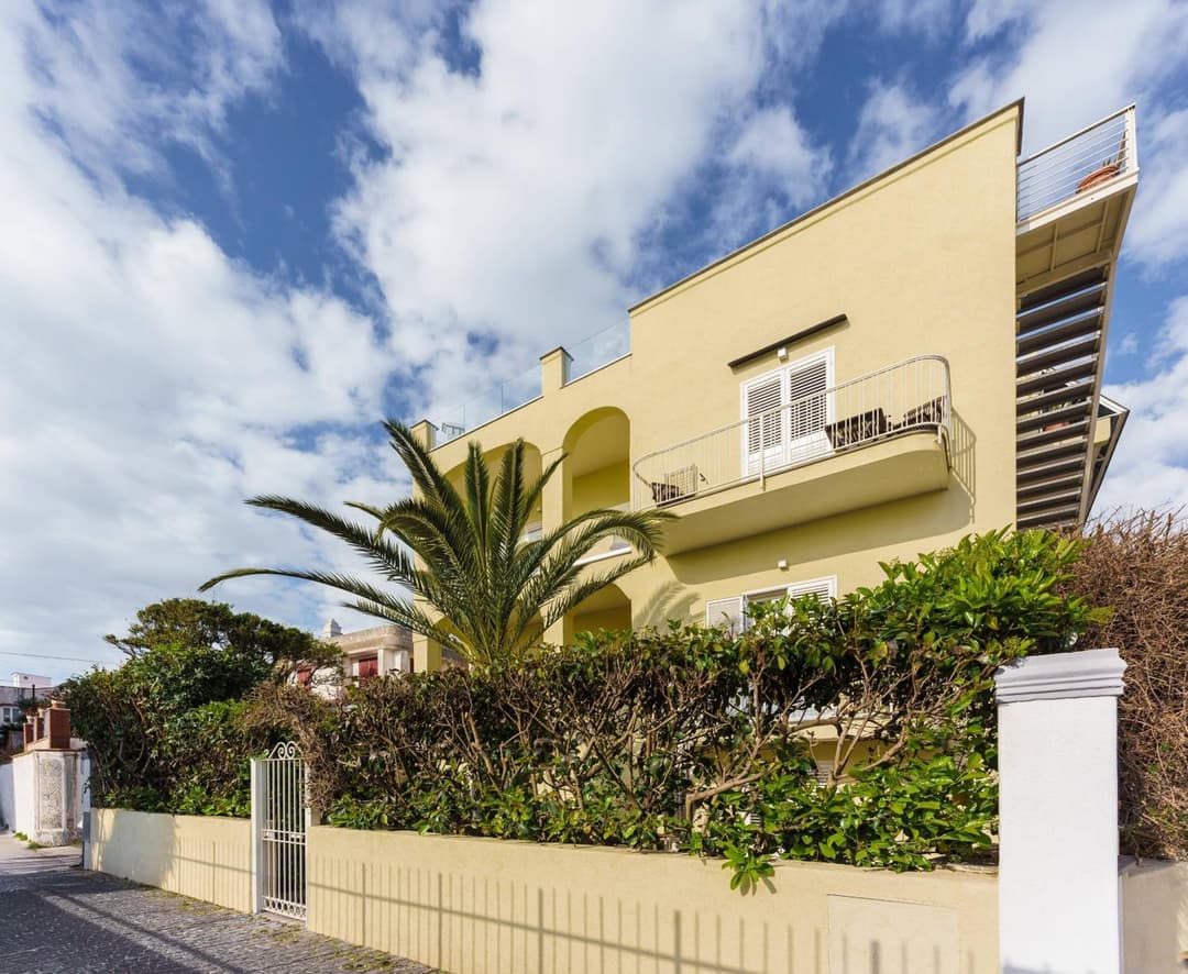 Le Grand Bleu - Gioia Apartments — photo 1 of 1