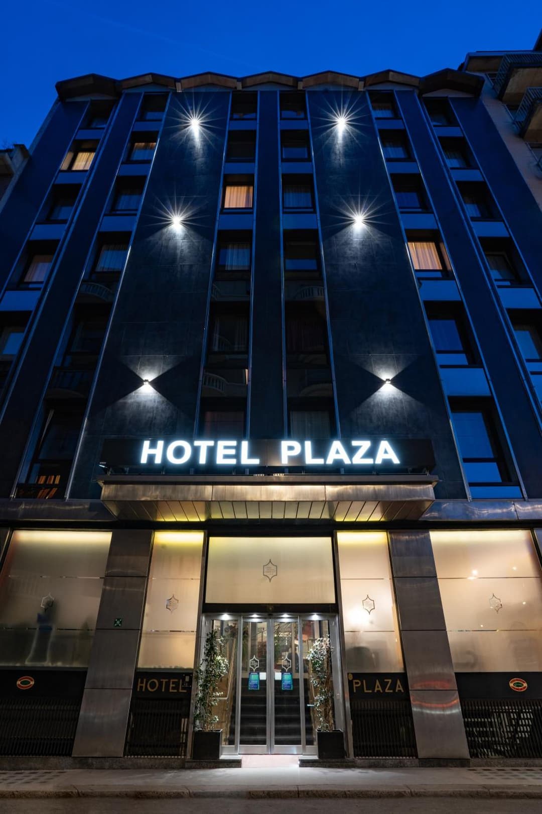 Hotel Plaza — photo 1 of 1