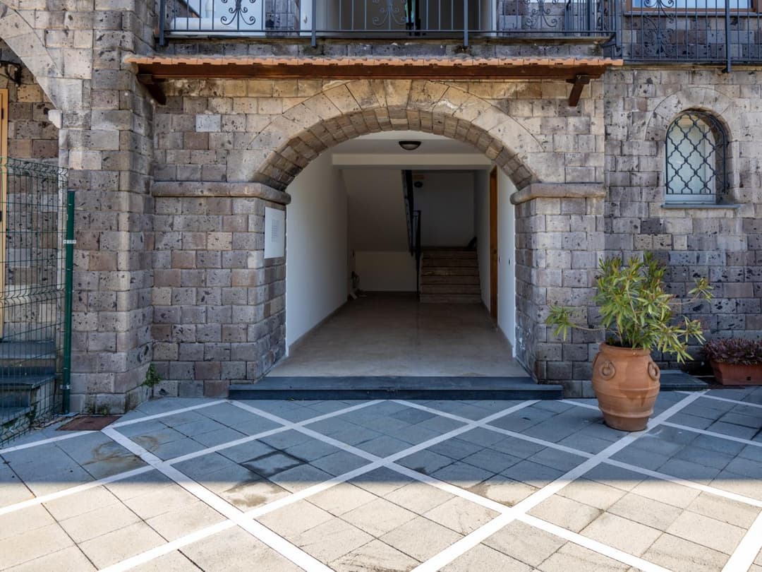 De Vivo Realty - Palazzo Russo — photo 1 of 1