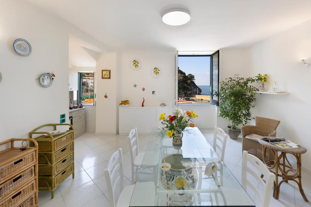 Relais del mare con terrazza fronte mare free parking — photo 1 of 1