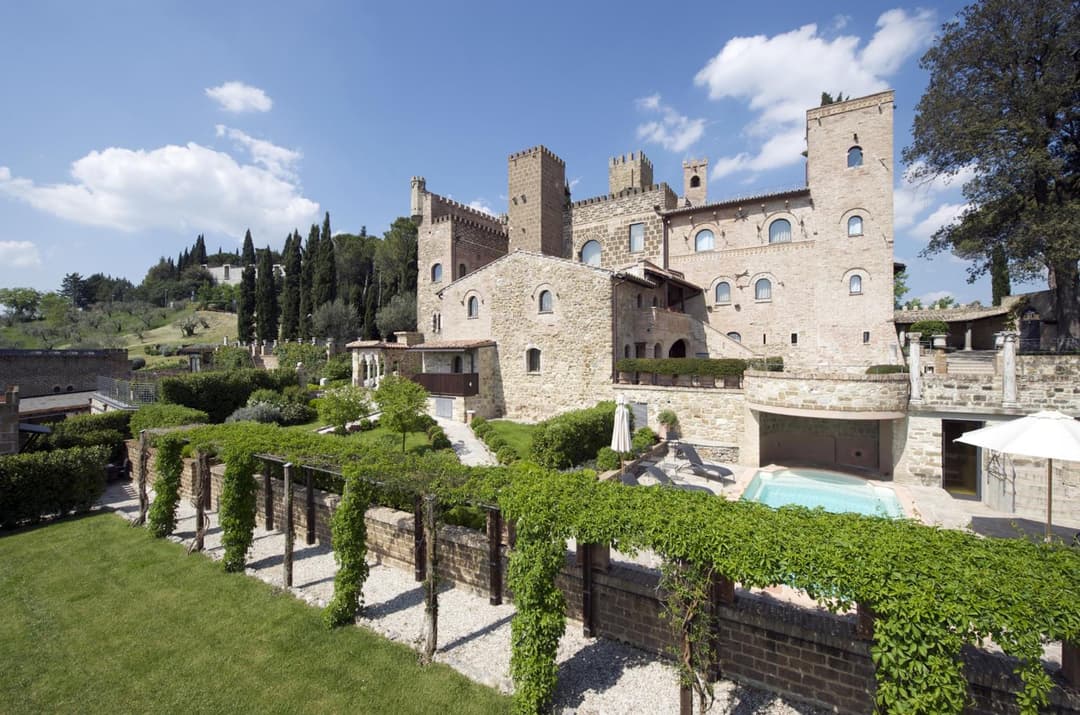 TH Perugia - Castello Di Monterone — photo 1 of 68