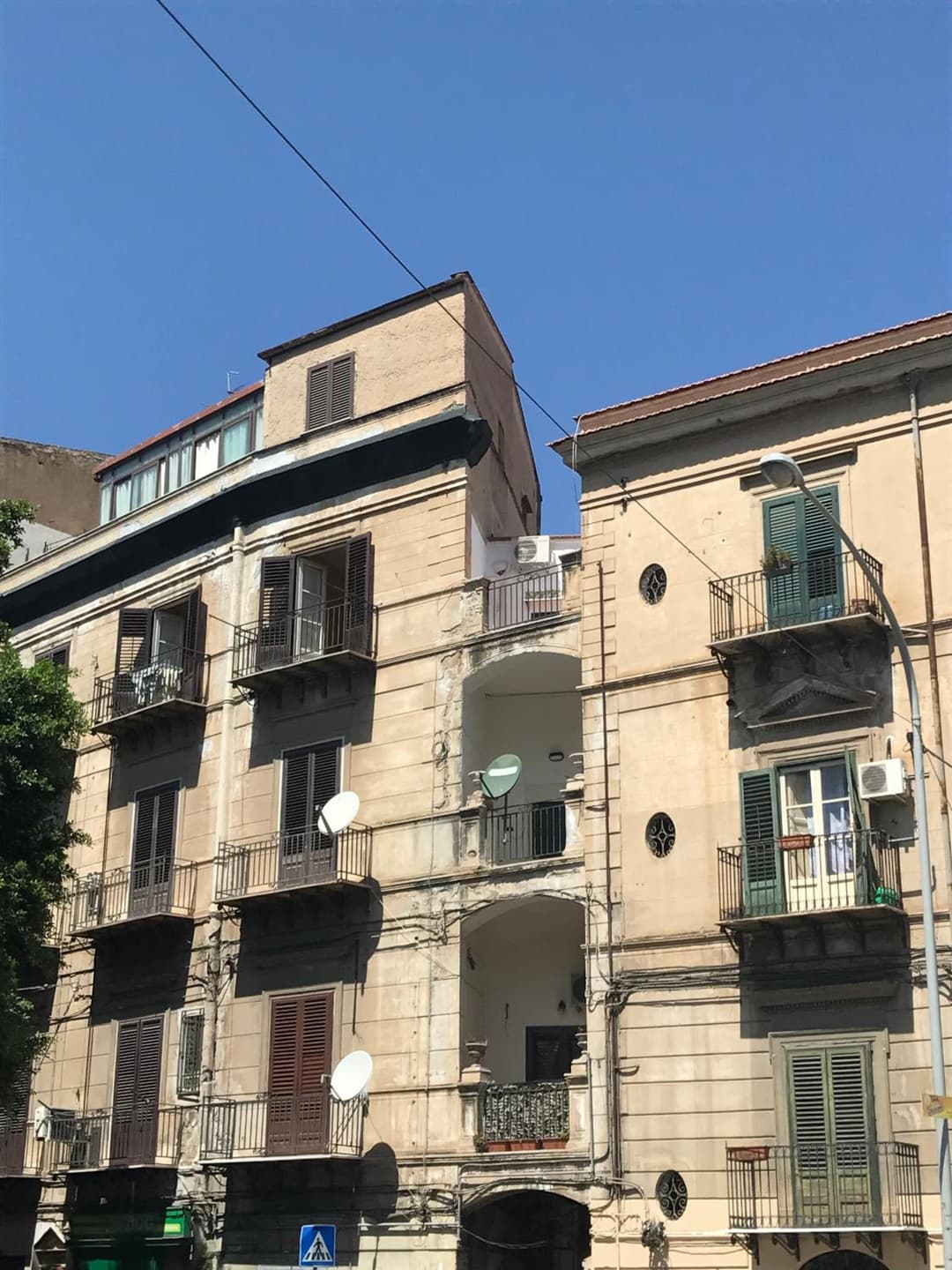 Frank's house - appartamento con terrazzo in centro — photo 1 of 1
