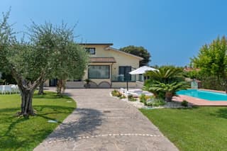 Villa Karina - Luxury Suite, Jacuzzi Pool & Garden Ostia Rome