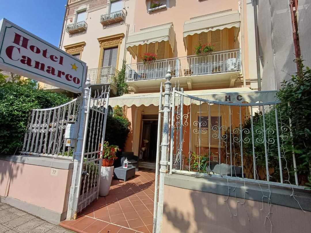 Hotel Canarco — photo 1 of 59