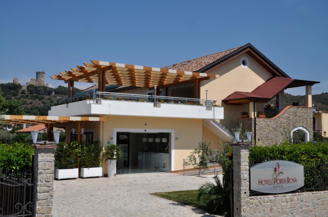 Hotel Porta Rosa — photo 1 of 47