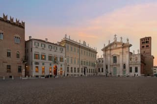 Cà Uberti Palace Hotel, MantegnaHotels