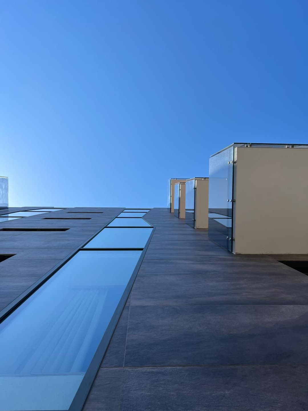 Glass House - Smart Rooms & Parking — photo 1 of 1