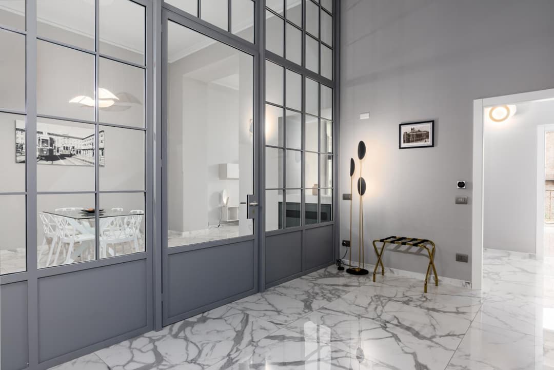 Q71 TIMELESS SUITES — photo 1 of 1