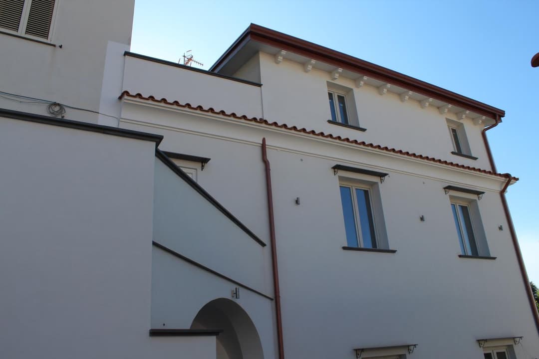 Villa Emanuel White — photo 1 of 1