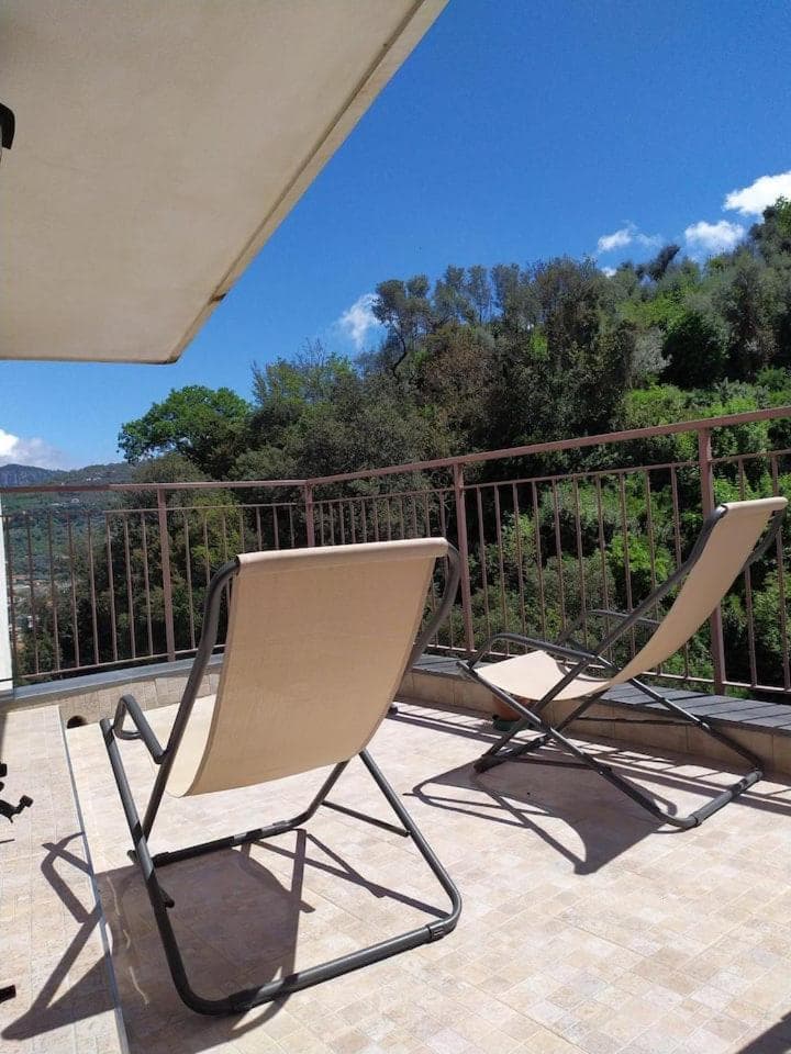 Sorrento Pacific Hill — photo 1 of 17