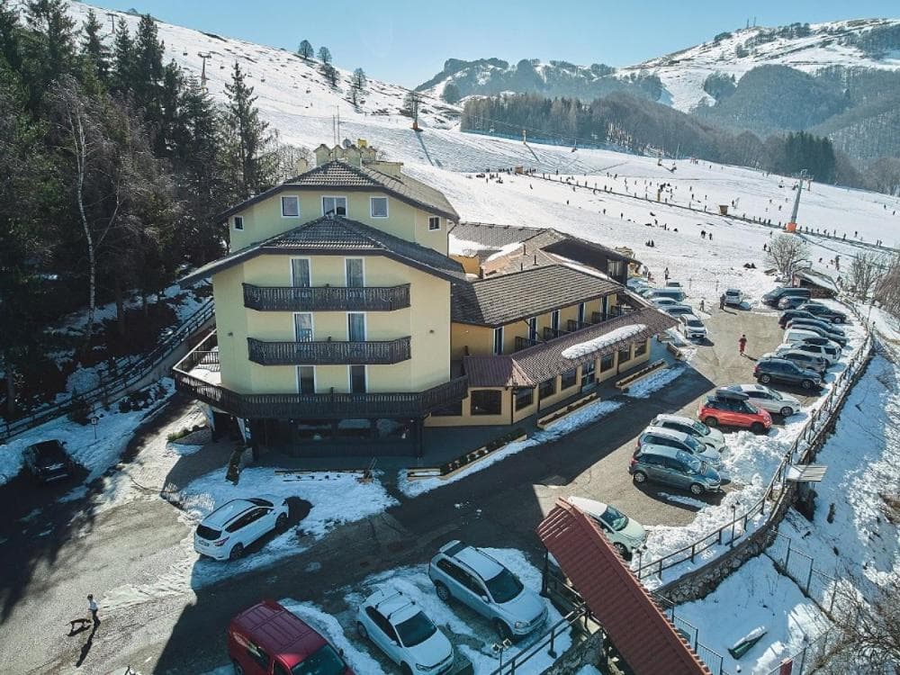 Hotel Dolomiti - Azzurro Club — photo 1 of 1