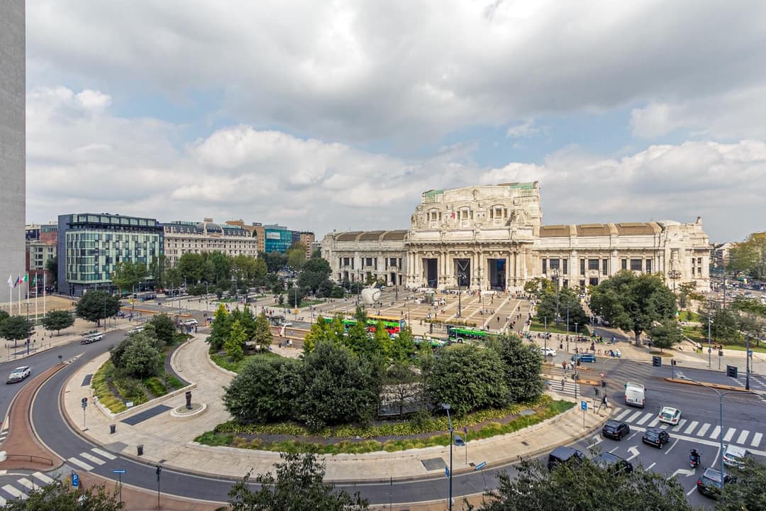 IM HOME - NAPO TORRIANI STAZIONE CENTRALE — photo 1 of 1