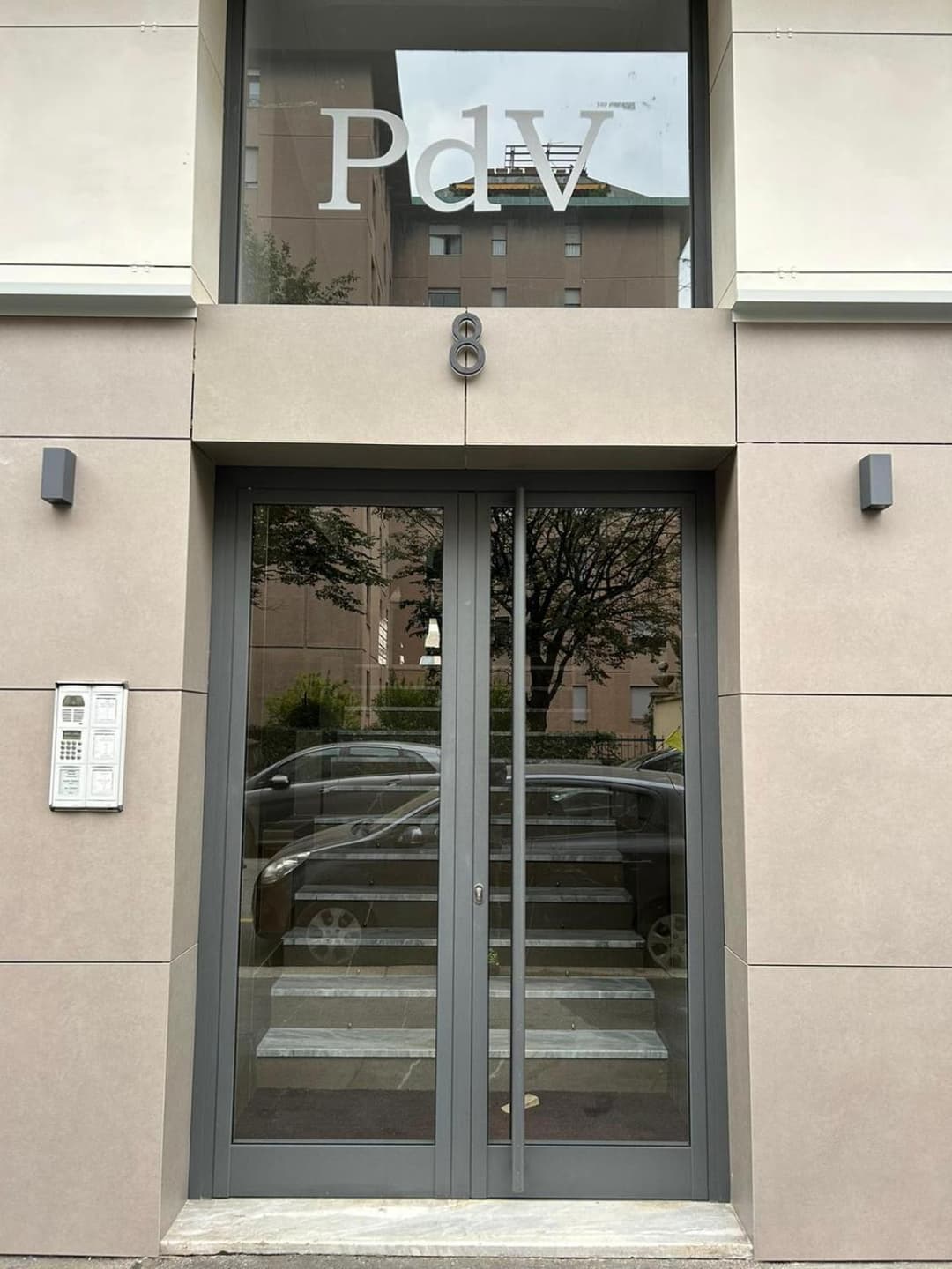 Milanofierapartments — photo 1 of 1