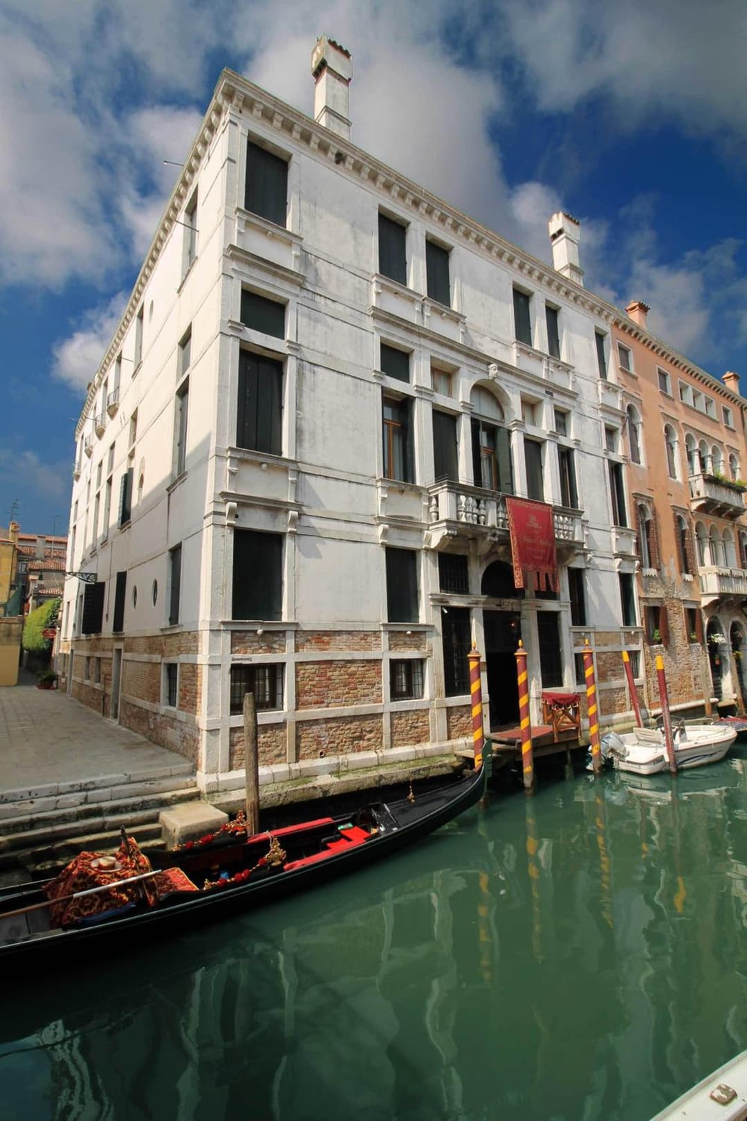 Hotel Palazzo Abadessa — photo 1 of 83