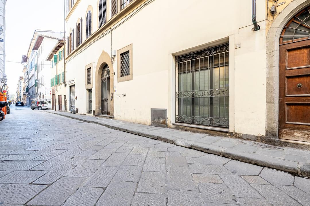 Ground Floor With Patio-Ghibellina 65 — photo 1 of 1