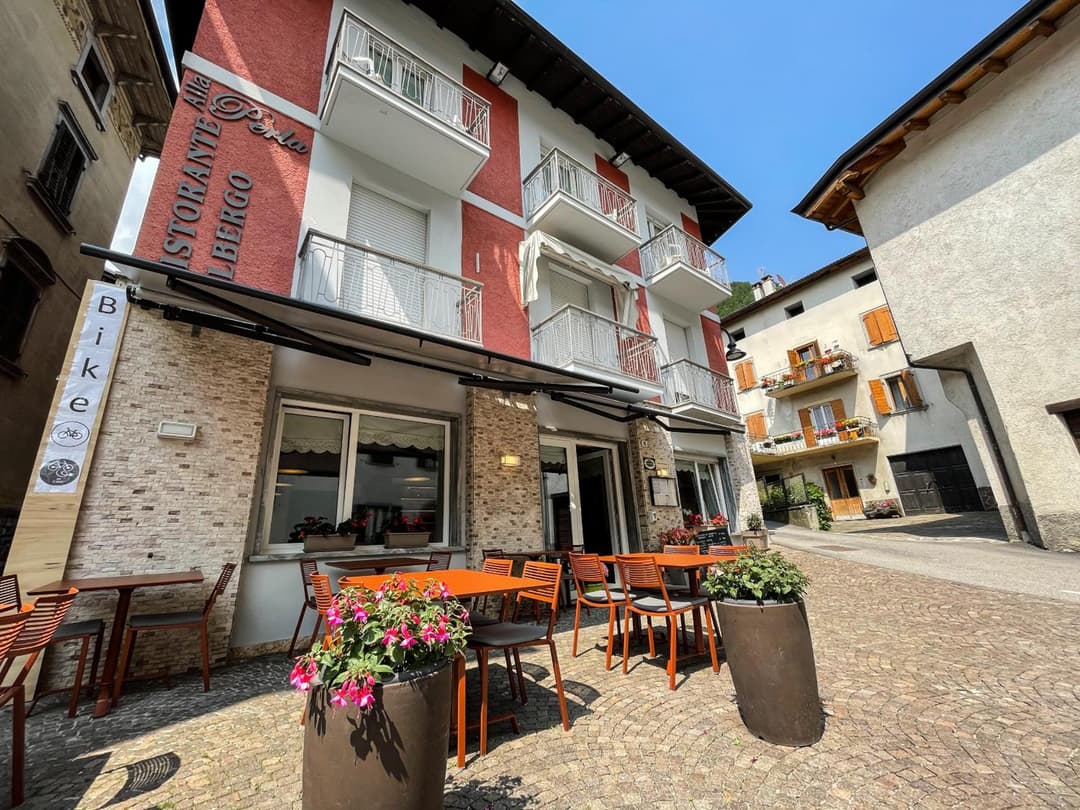 Hotel Alla Perla — photo 1 of 70