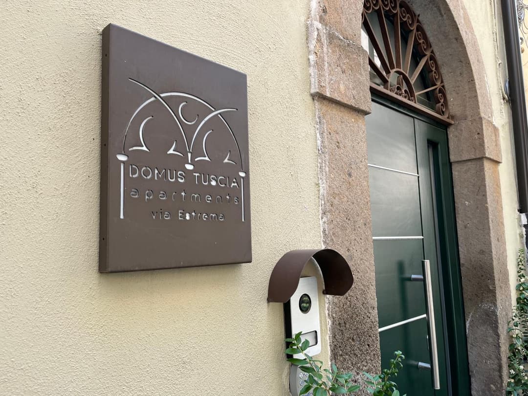 DOMUS TUSCIA APARTMENTS Via Estrema 2 — photo 1 of 1