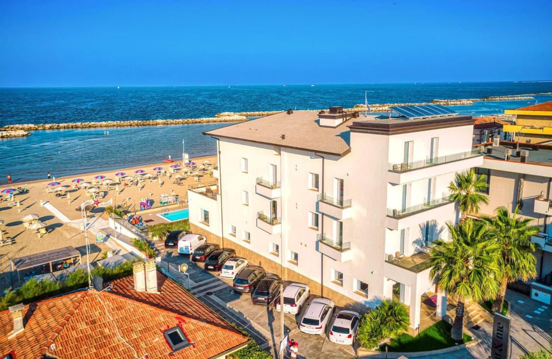 You & Me Beach Hotel - Adults Friendly — photo 1 of 183