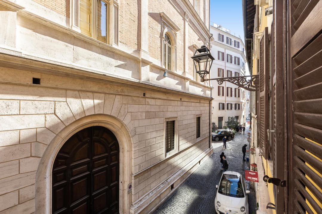 Piazza Navona Lovely Apartment — photo 1 of 38