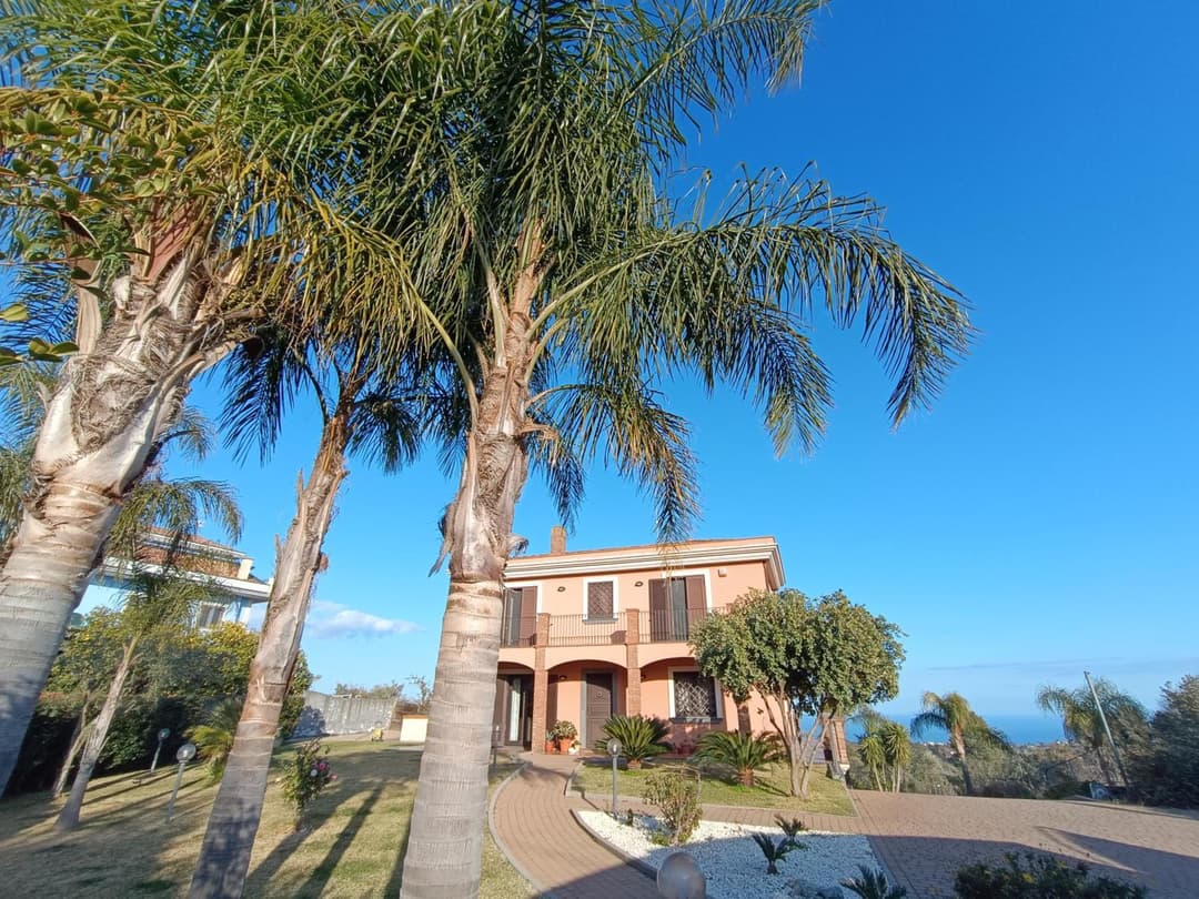 Villa Feluchia Tra Il Mare E Il Vulcano — photo 1 of 1
