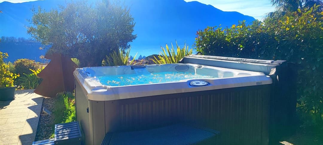 Magic Garden with Jacuzzi-Pool and Luxury Lake Como view — photo 1 of 1