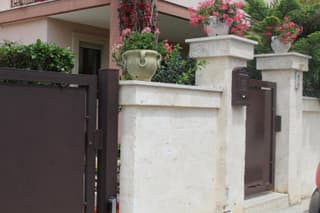B&B Flower House