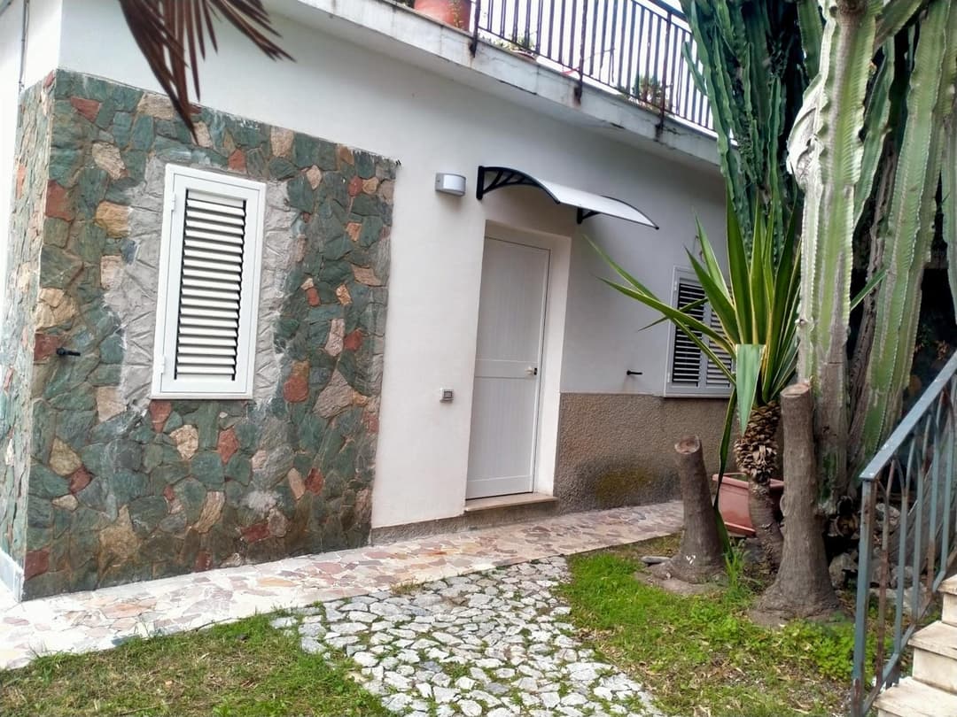 Villa sullo stretto — photo 1 of 1