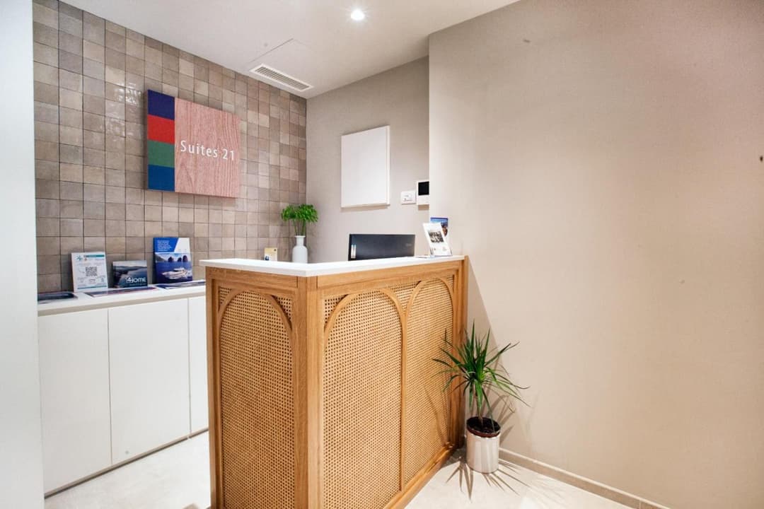 Estate4home - Suites 21 — photo 1 of 1