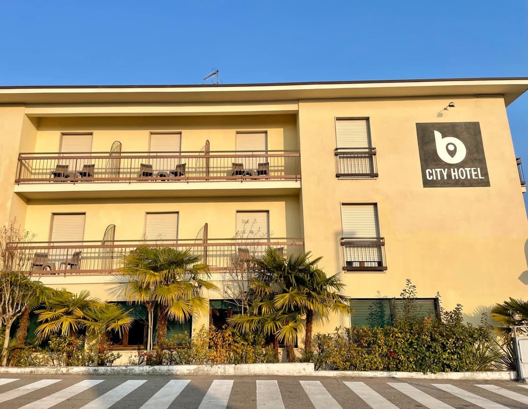 B City Hotel Bardolino — photo 1 of 1
