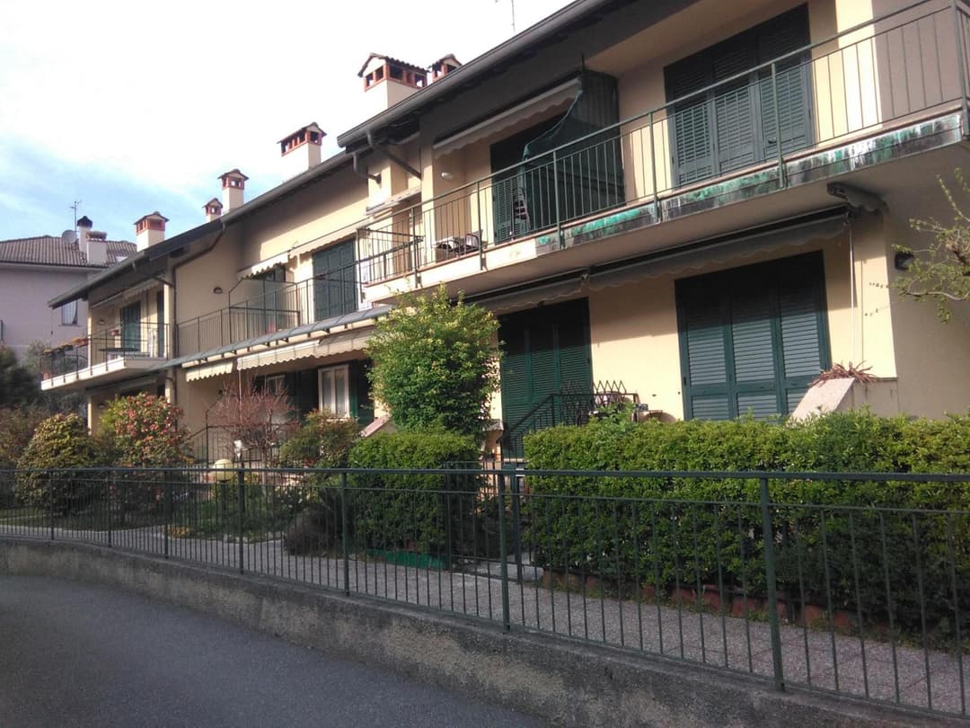 lago dorato — photo 1 of 27