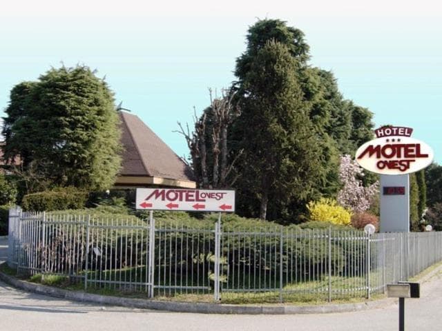Hotel Motel Ovest — photo 1 of 44