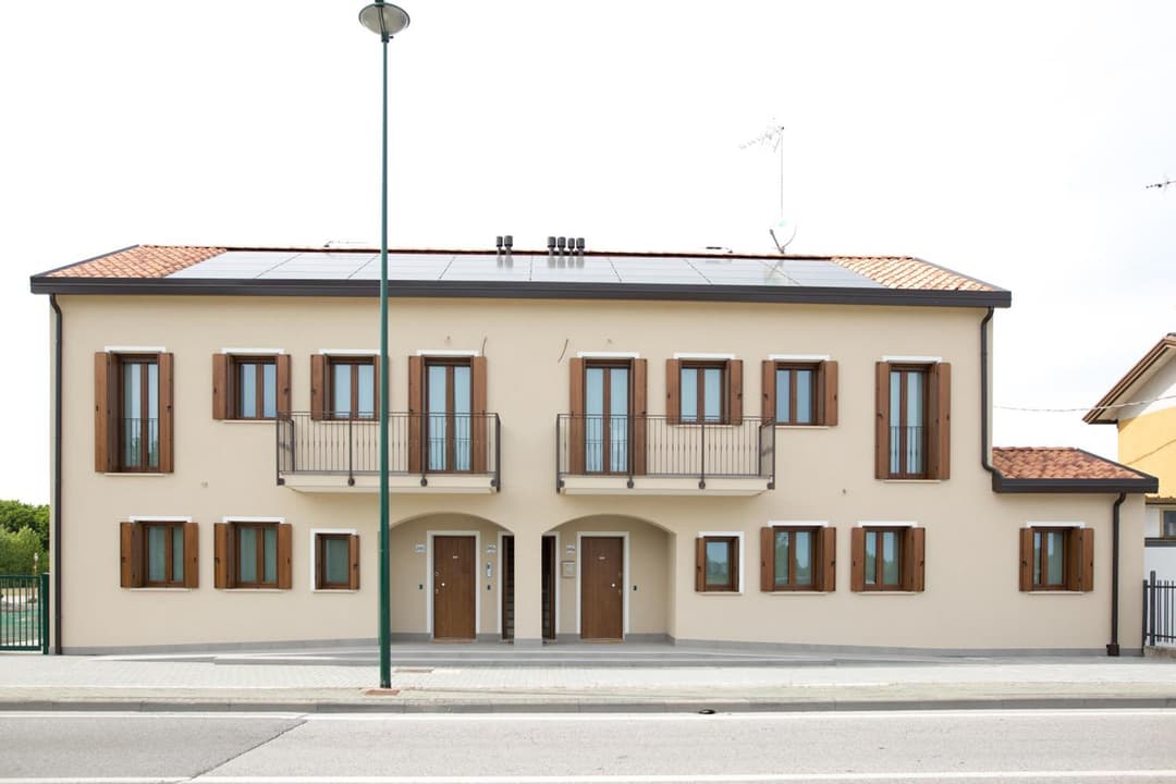 Queen Venice Fly Apartments — photo 1 of 1
