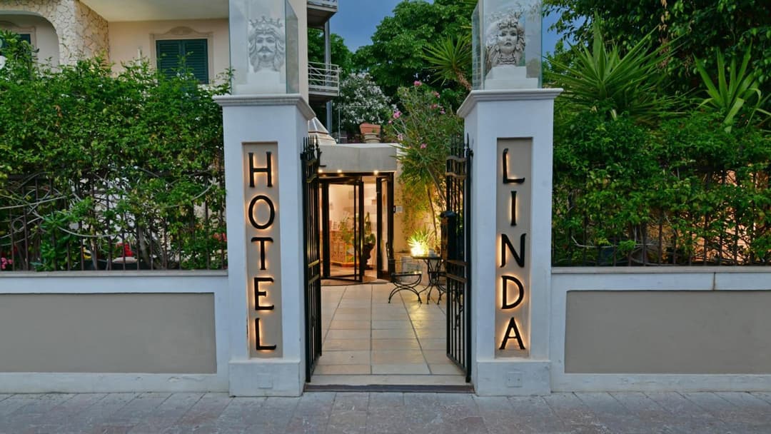Hotel & Apartments Villa Linda — photo 1 of 1