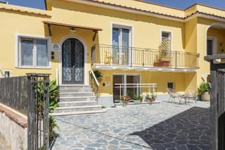 Ciraccio Apartments