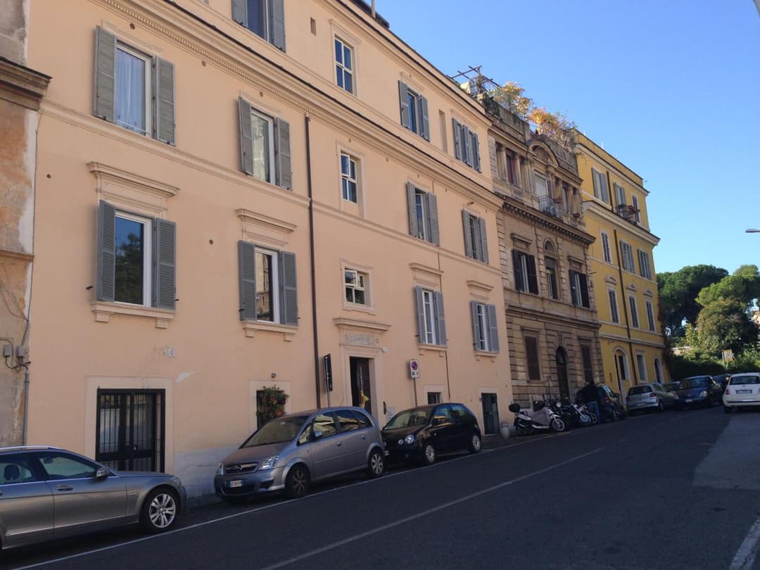Stazione Vaticana 5 Apartment — photo 1 of 28