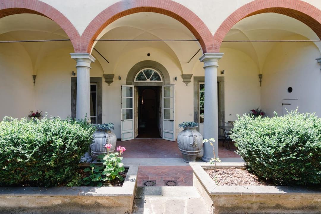 Piazza Dei Ciompi With Private Garden — photo 1 of 1