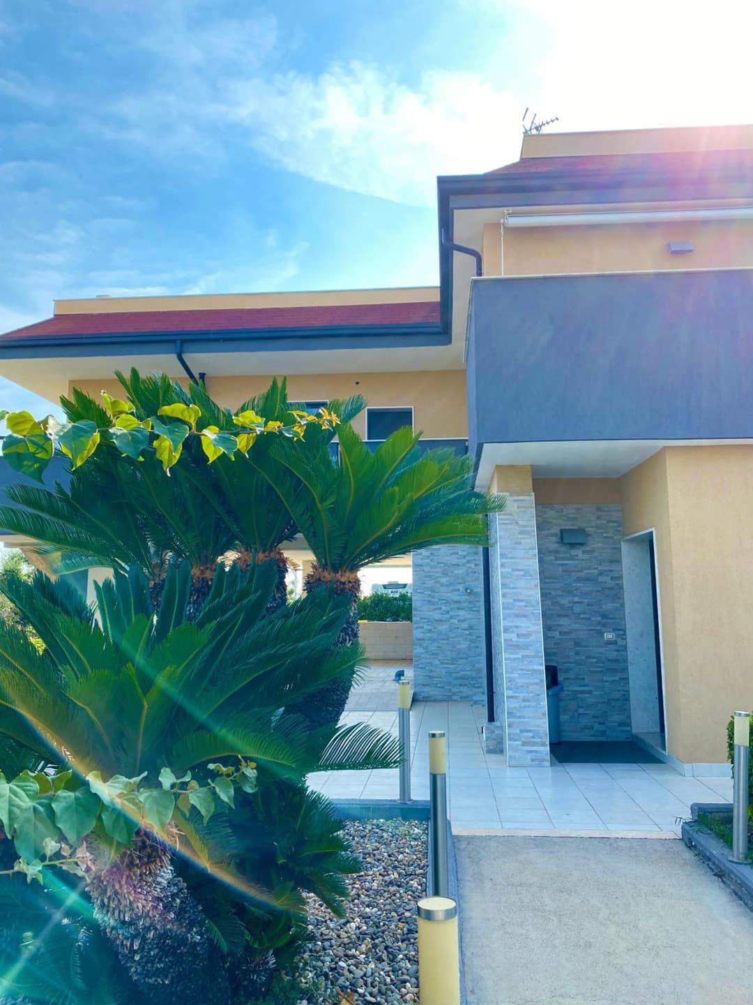 B&B MIRAGE — photo 1 of 1