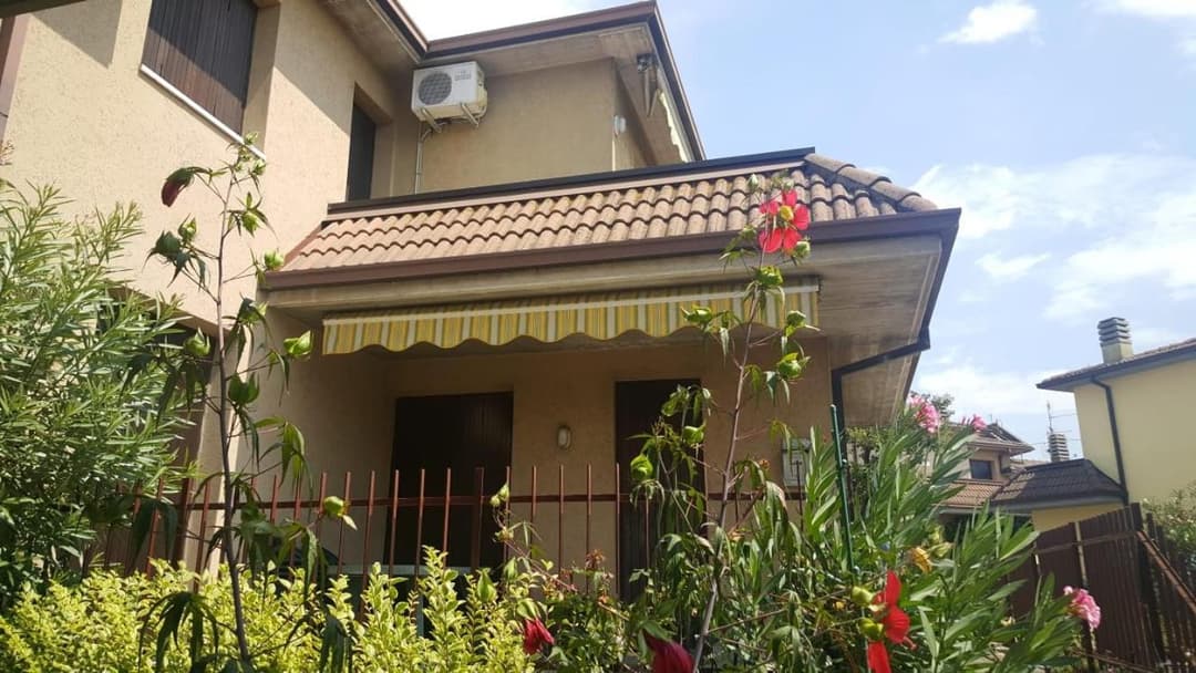 EVE HOUSE GARDALAKE — photo 1 of 29