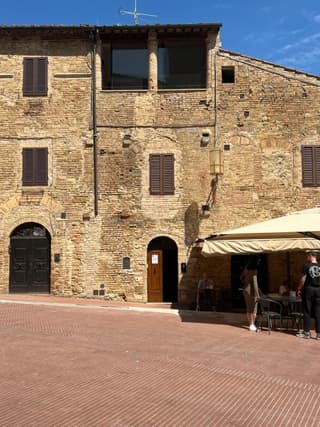 A La Casa Dei Potenti