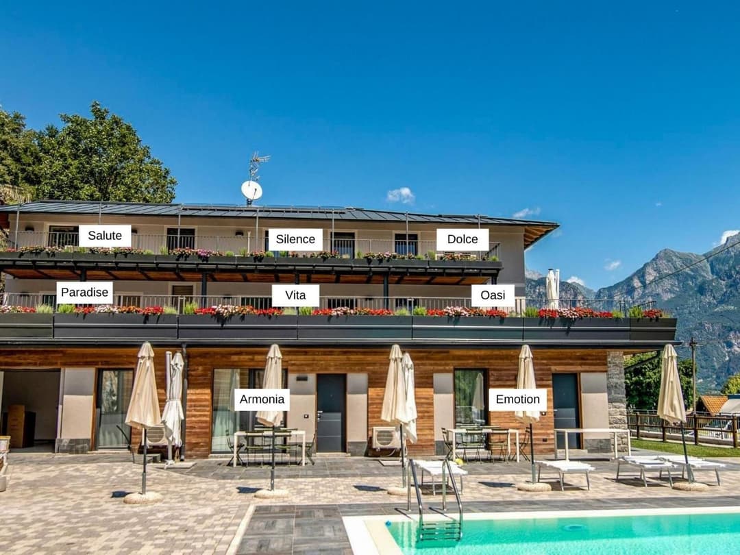 Dascio Paradise Ferienwohnung mit Dachterrasse am See — photo 1 of 45