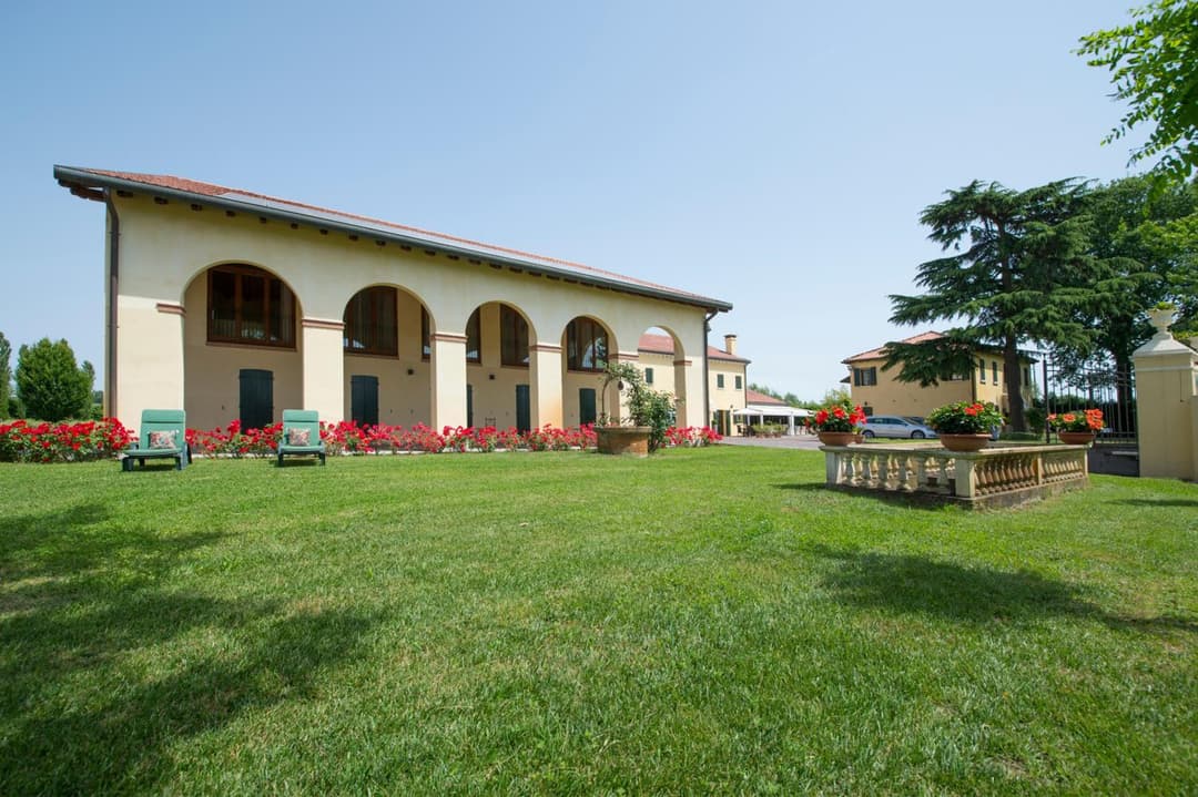 Hotel Venice Resort Airport — photo 1 of 1