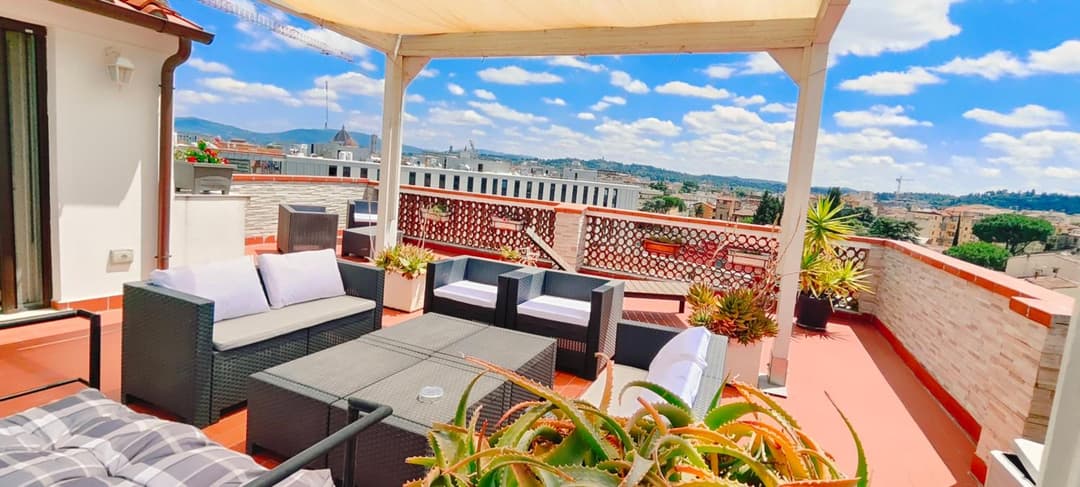 Panoramic Luxury Little Penthouse — photo 1 of 33