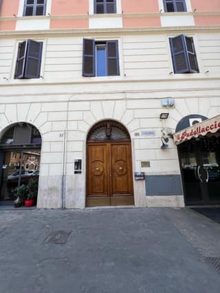 Città Eterna Guest House