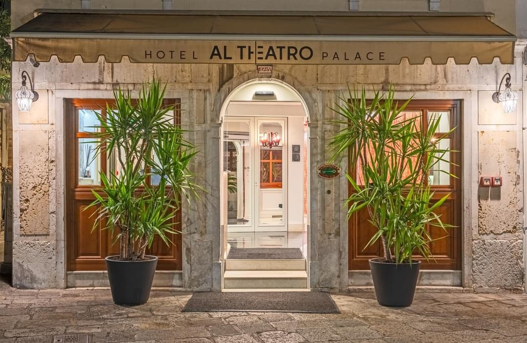 Al Theatro Palace — photo 1 of 1