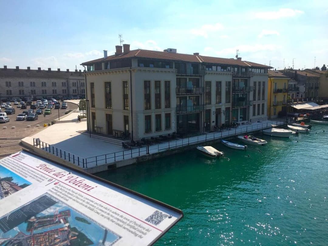 Ponte dei Voltoni Apartment — photo 1 of 15