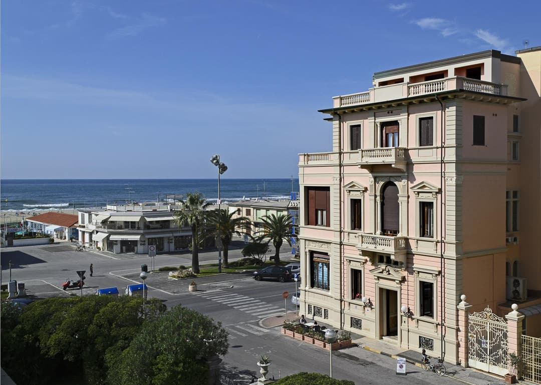 Villa Tina Hotel — photo 1 of 126