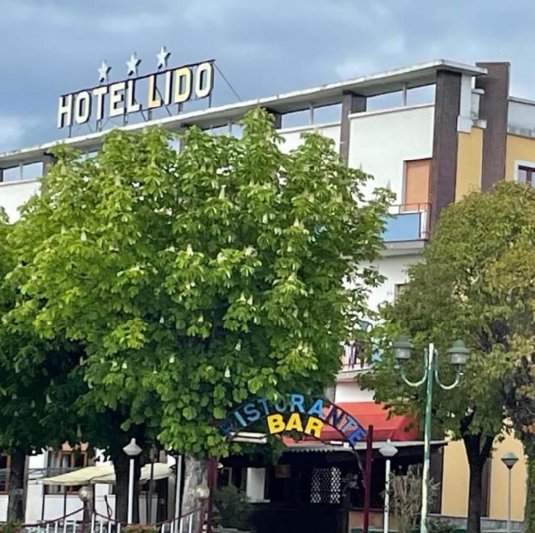 hotel lido — photo 1 of 5