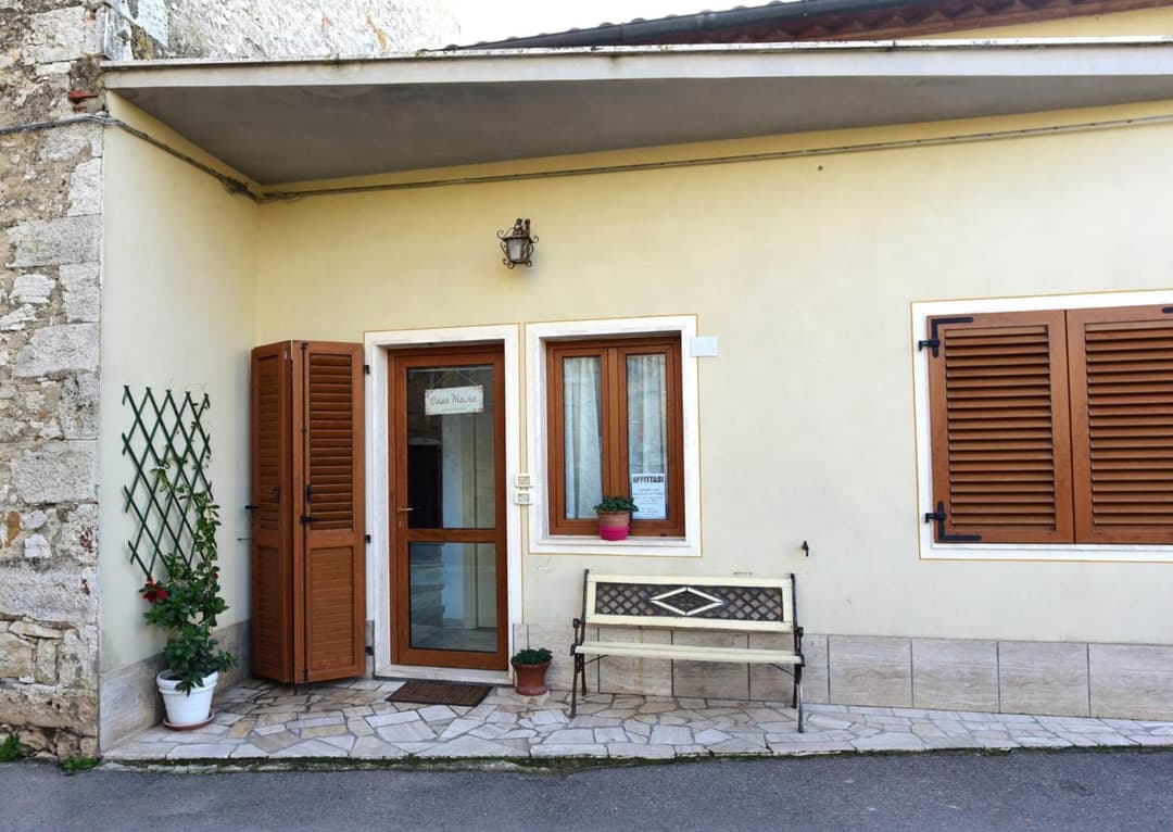 CASA MAIRA IN CENTRO A SATURNIA — photo 1 of 1