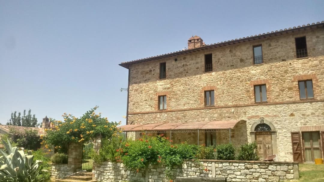 Umbrian Farmhouse Retreat with Private Pool and Garden — photo 1 of 1