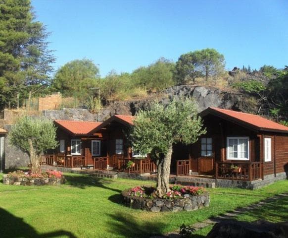 Etna Hut — photo 1 of 1